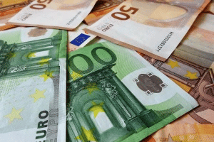 Behalten Sie bei Ihren 450-Euro-Jobs die Höchstgrenze für das Einkommen im Auge.