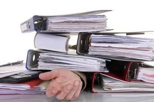 Die Arbeitsagentur ist für Arbeitsuchende da: Arbeit finden sie zum Beispiel über die Jobbörse.