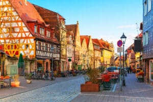 Bürgergeld im Ausland beziehen, ist nicht möglich. Es braucht einen Lebensmittelpunkt in Deutschland.