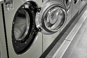 Sparen Sie für Notfälle: Einen Bürgergeld-Zuschuss für die Waschmaschine gibt es in der Regel nicht.