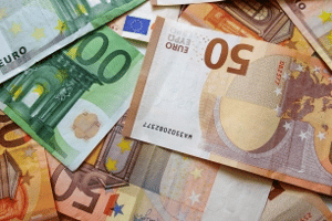 Die Ehrenamtspauschale beim Bürgergeld  beträgt derzeit 250 Euro.