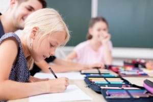 Bei Hartz 4 sorgt das Bildungs- und Teilhabepaket für die Kostenerstattung für Schulbedarf.