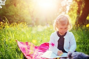 Kann man Kindergeld nachträglich beantragen? Bis zu vier Jahre nach der Geburt ist dies möglich.