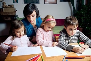 Der Nachwuchs von Alleinerziehenden ist oft von Kinderarmut in Deutschland betroffen.