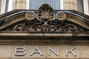 Bei der Bank können Sie ein P-Konto beantragen oder Ihr Girokonto umwandeln lassen.